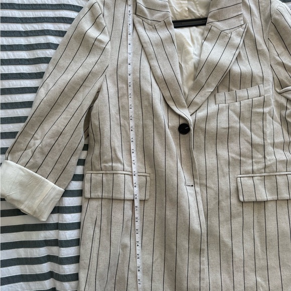 DISSH Murphy Pinstripe Blazer - Picture 9 of 10